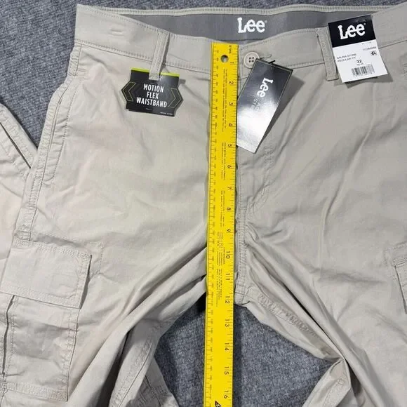 Lee Cargo Shorts Mens 32 Beige Khaki Active Stretch Motion Flex - Picture 5 of 10
